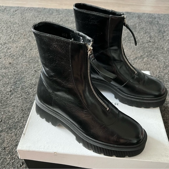 kurt geiger stint front zip boots new with small flaw - Picture 3 of 13